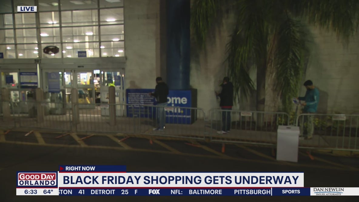 Shoppers line up outside Best Buy for Black Friday